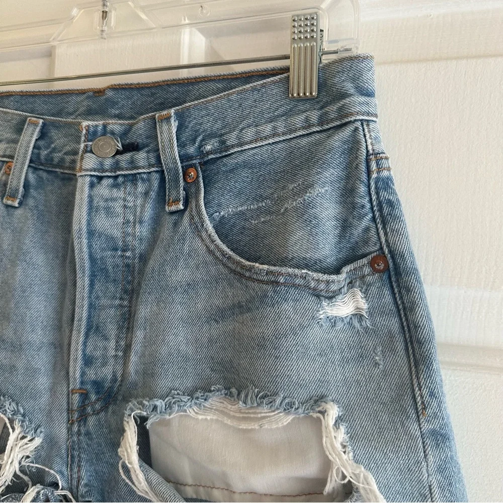Levi’s High Rise 501 Distressed Ripped Shorts Size 27 - Picture 4 of 7
